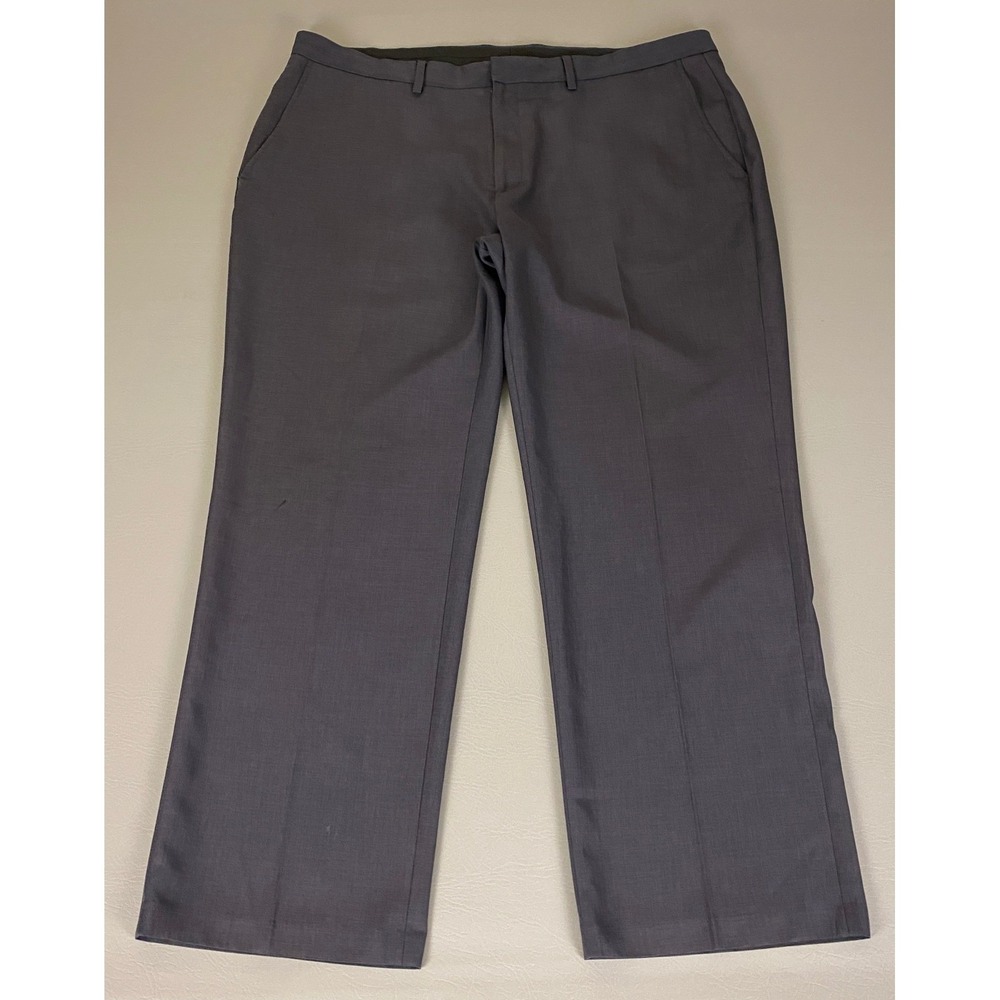 Haggar Dress Pants Men's 42x30 Gray Tailored Fit Office Career *Flaw pinhole